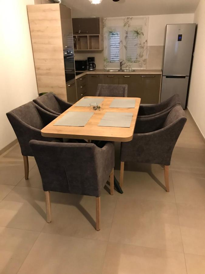 Apartament Albatros Kaštel Sućurac Zewnętrze zdjęcie