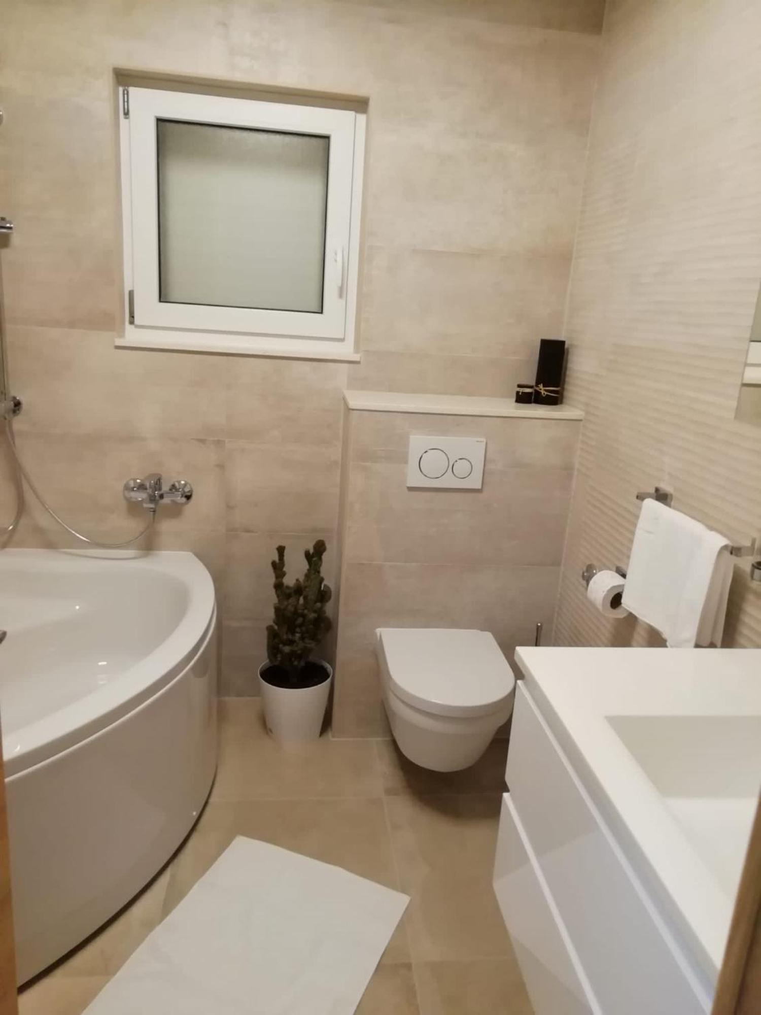Apartament Albatros Kaštel Sućurac Zewnętrze zdjęcie